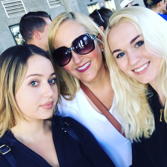 About me: - Picture 1 of 6